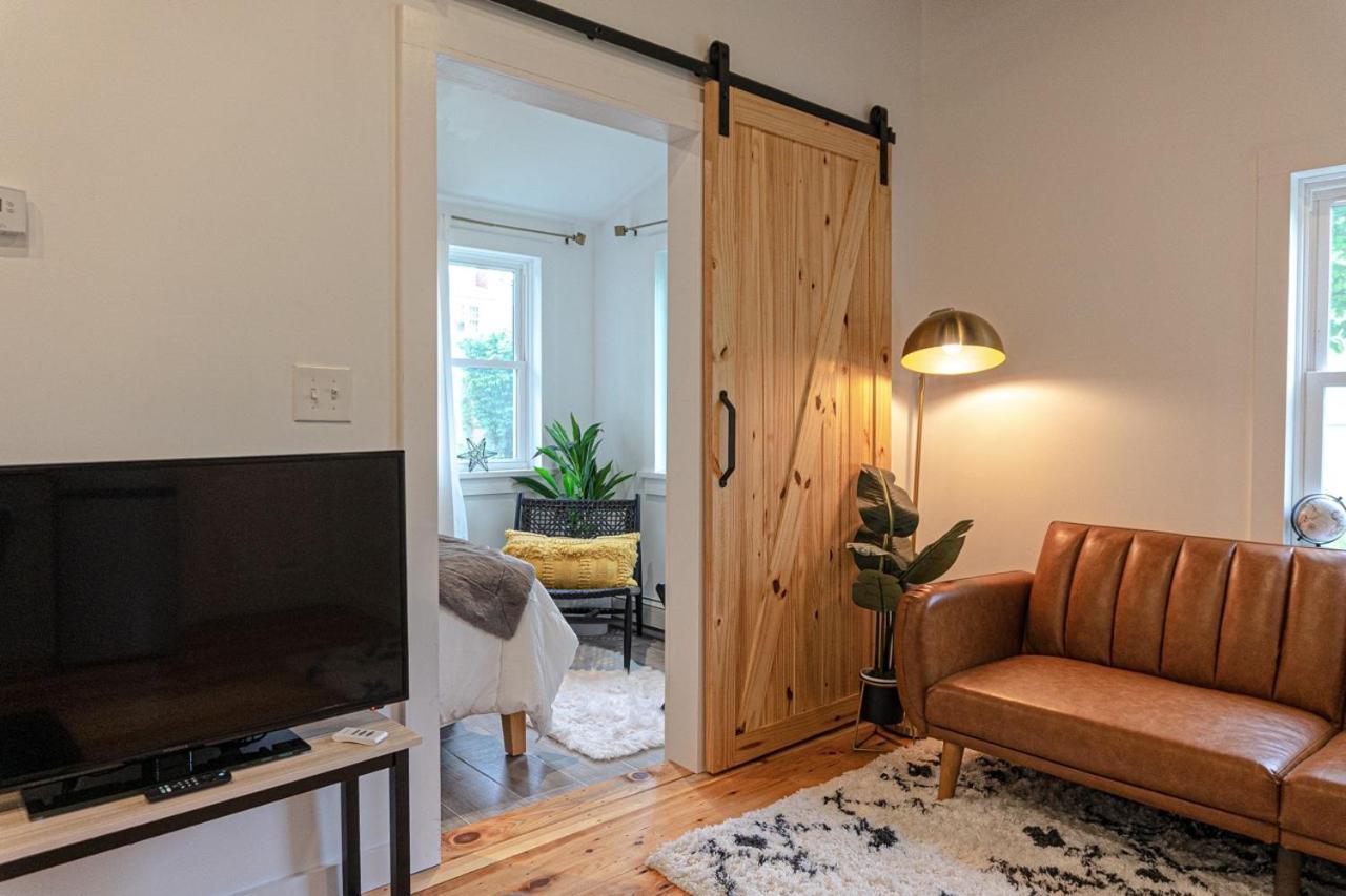 Retro Retreat Renovated 2Br, Desk, No Chore List! Kingston Luaran gambar