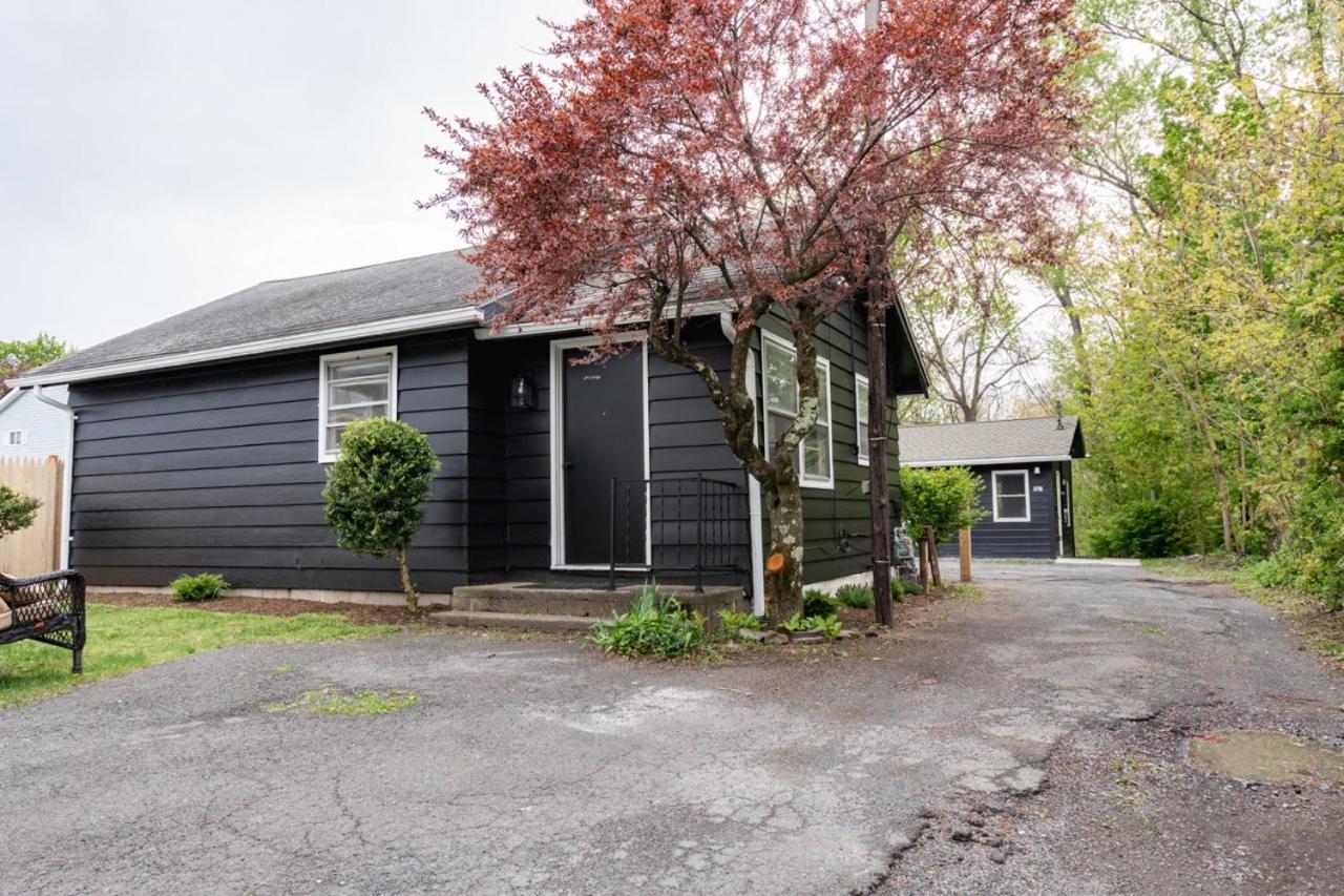 Retro Retreat Renovated 2Br, Desk, No Chore List! Kingston Luaran gambar